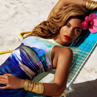 Beyonce-HM-Summer-Collection-Pictures
